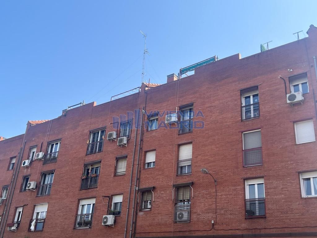 Exterior view of Flat for sale in  Madrid Capital  with Heating, Terrace and Storage room