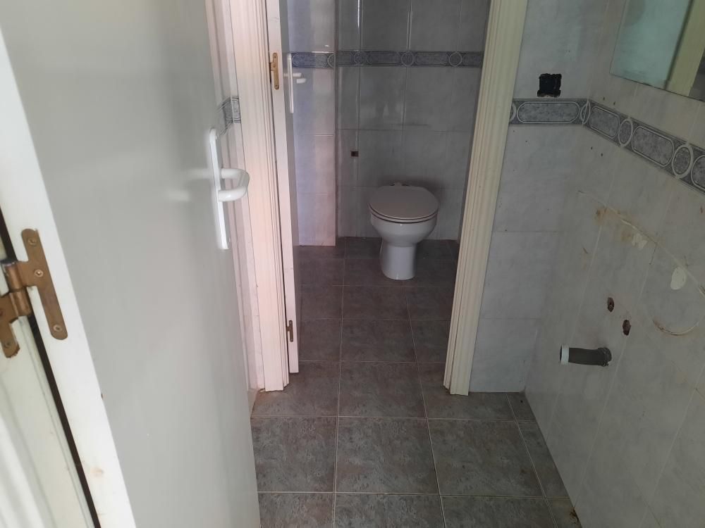 Bathroom of Premises for sale in  Madrid Capital