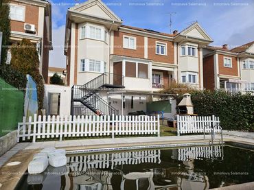 Maison mitoyenne avec piscine à vendre à Cabrerizos