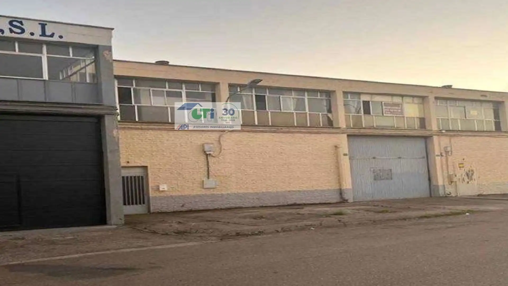 Exterior view of Industrial buildings for sale in Pinseque