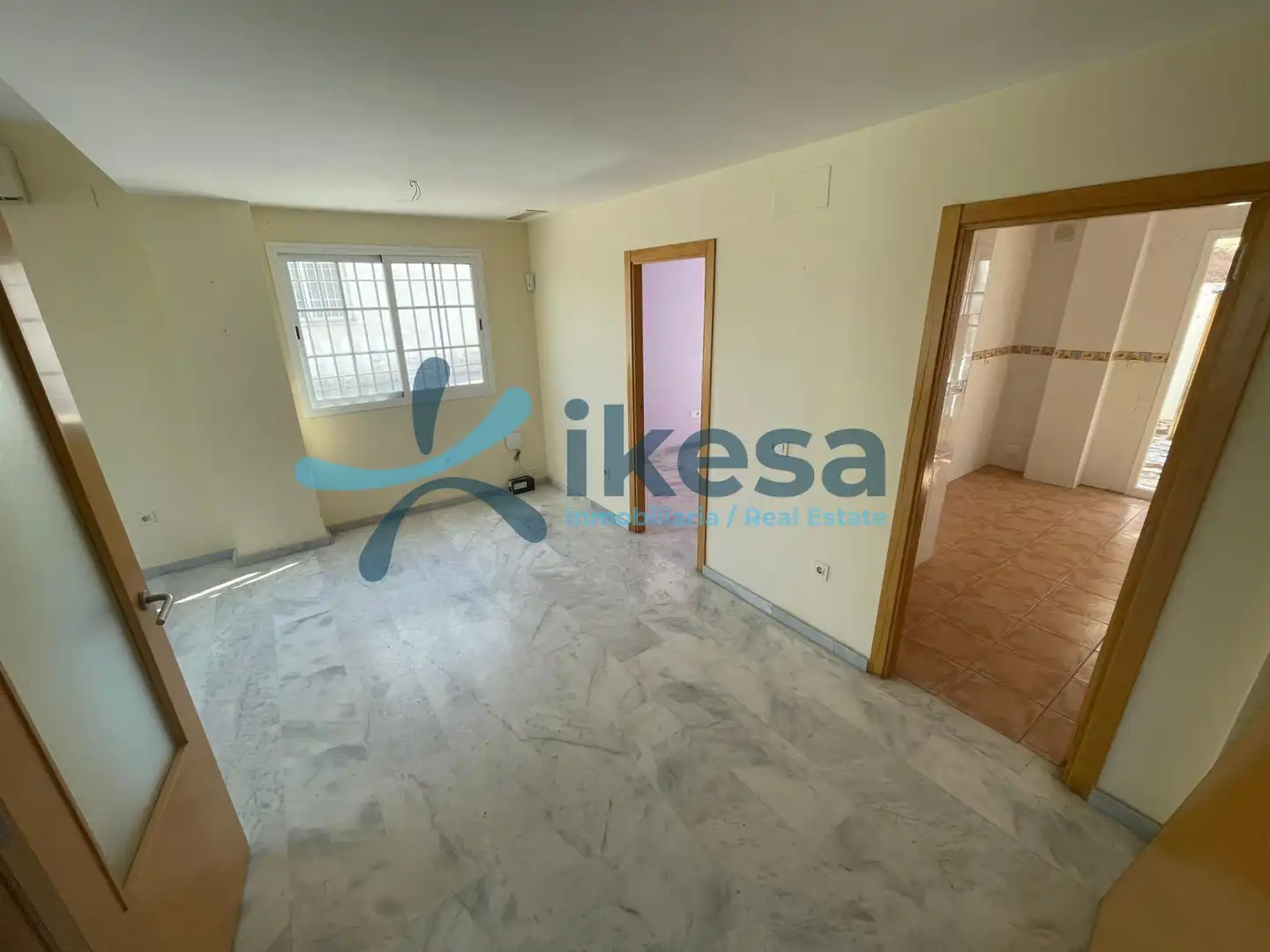 Casa adosada en venda en Gerena amb Jardí privat