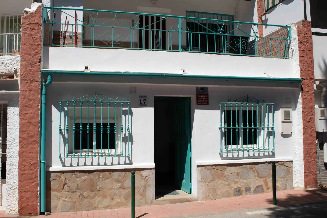 Vista exterior de Casa adosada en venda en Vélez-Málaga amb Aire condicionat, Terrassa i Moblat