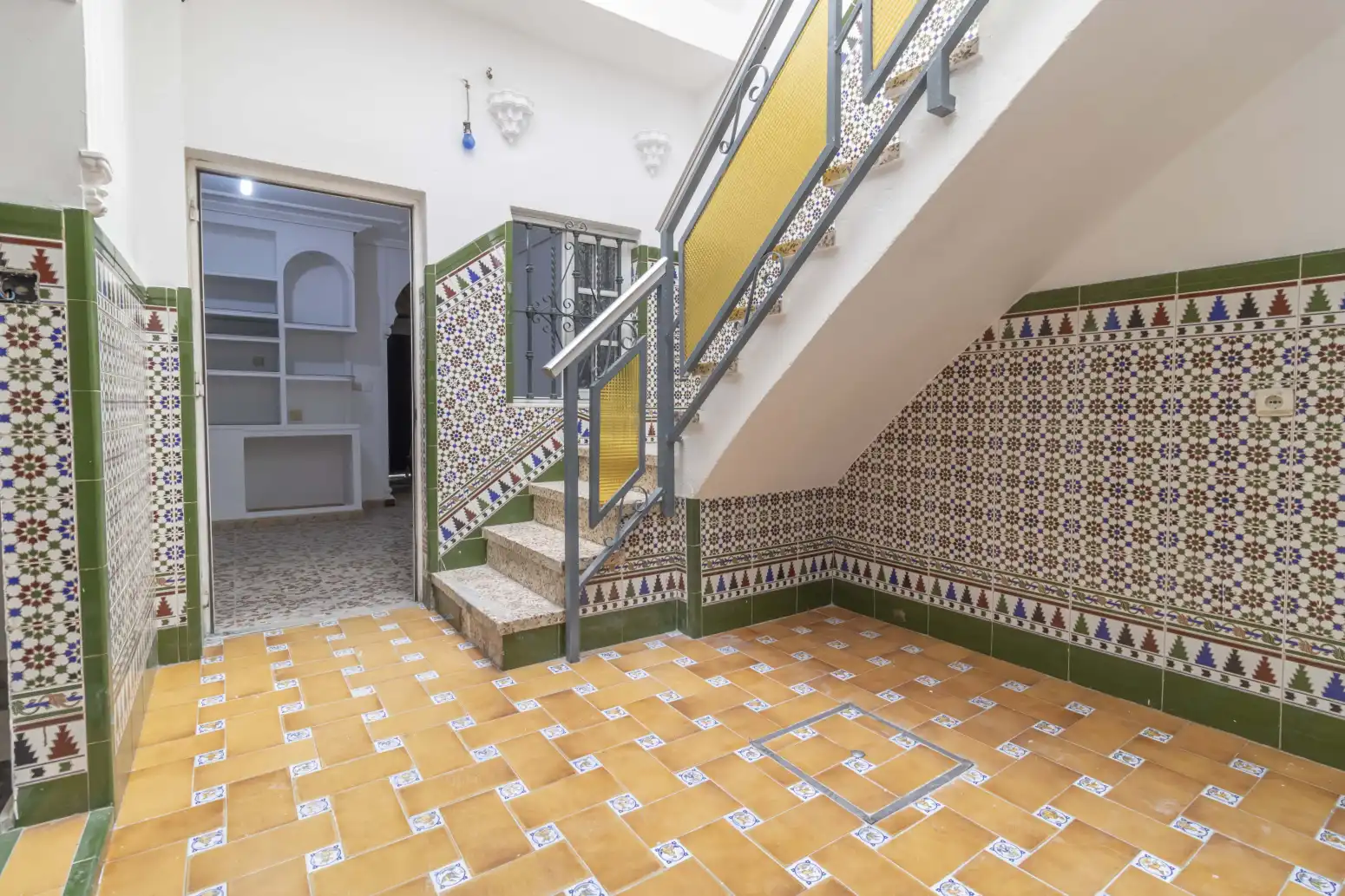Casa adosada en venda en Sevilla amb Terrassa i Balcó