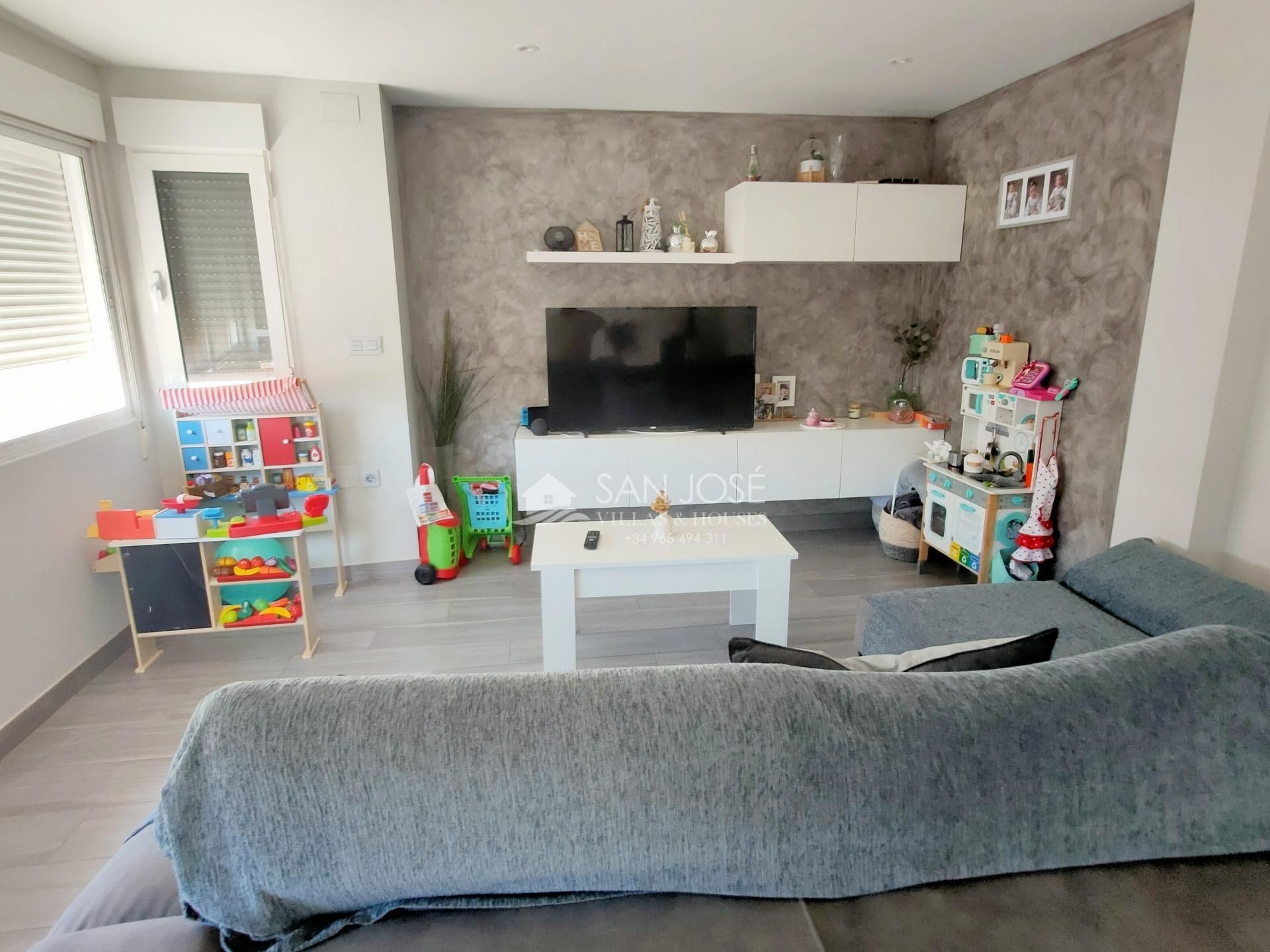 Sala d'estar de Pis en venda en Aspe amb Aire condicionat, Terrassa i Balcó