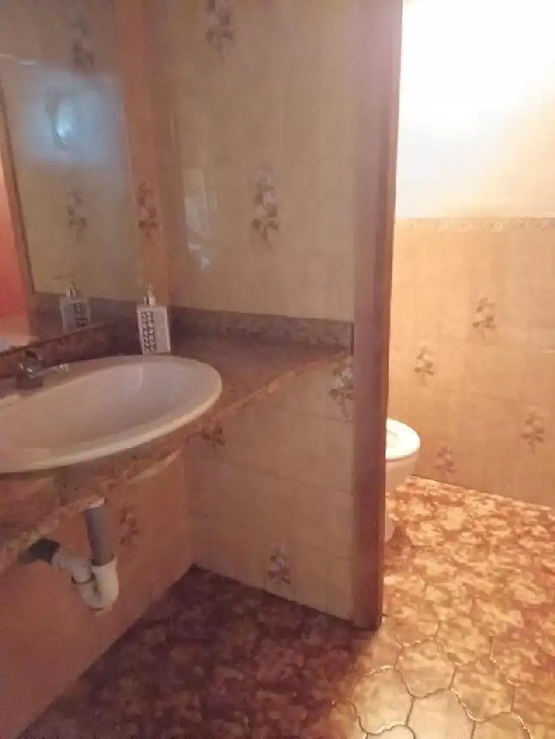 Bany de Local en venda en Santander