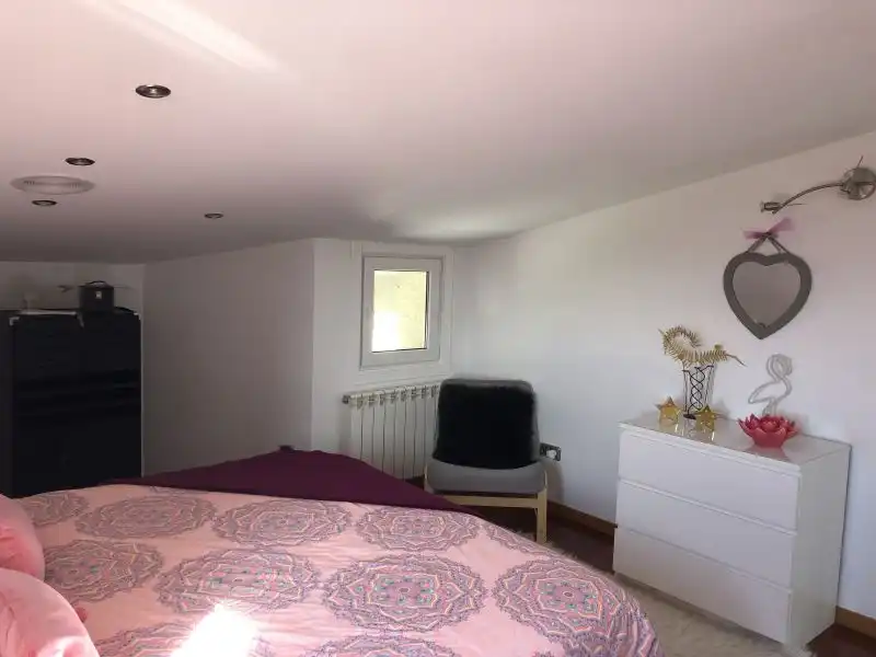 Dormitori de Casa o xalet en venda en Santiago de Compostela  amb Aire condicionat, Calefacció i Terrassa