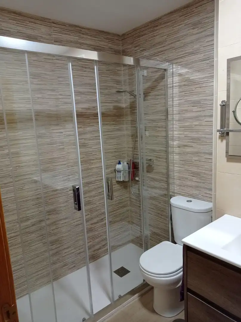 Baño de Piso en venta en Málaga con Aire acondicionado, Jardín privado y Terraza