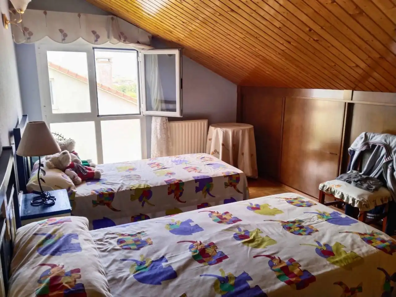 Dormitori de Casa o xalet en venda en Villariezo amb Calefacció, Jardí privat i Parquet