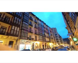 Vista exterior de Àtic en venda en Bilbao 