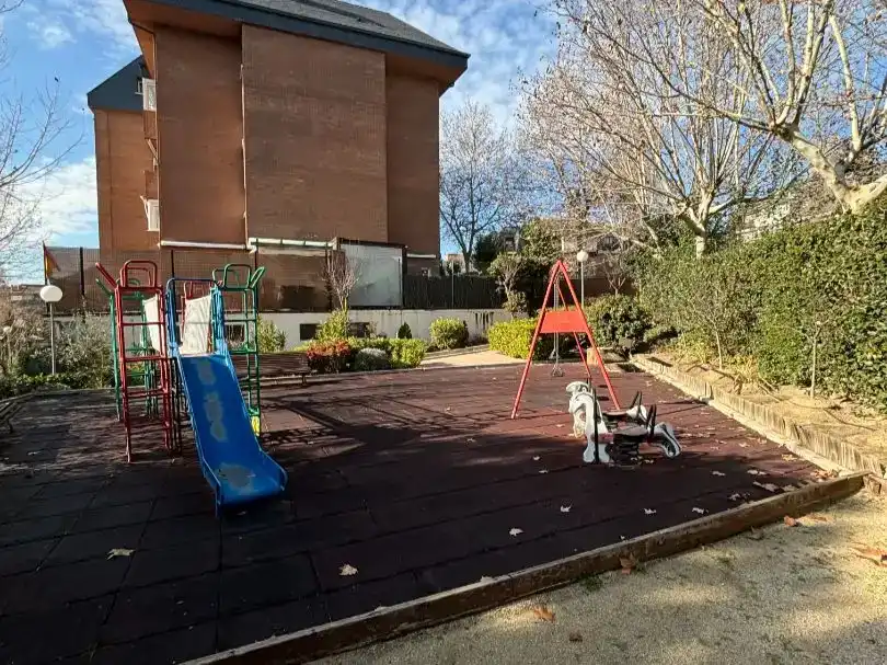Aparcament de Dúplex en venda en Majadahonda amb Aire condicionat, Parquet i Traster