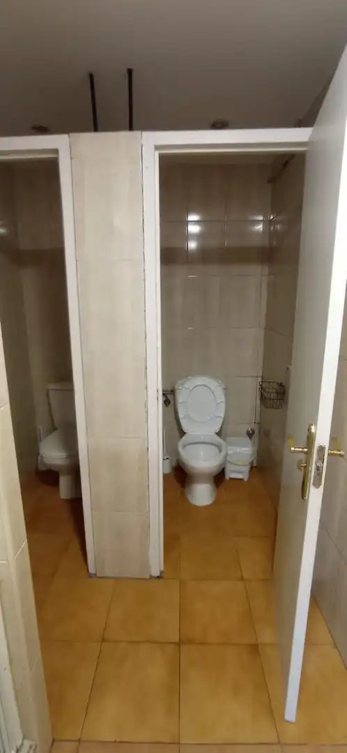 Bany de Casa o xalet en venda en Oviedo  amb Calefacció i Parquet