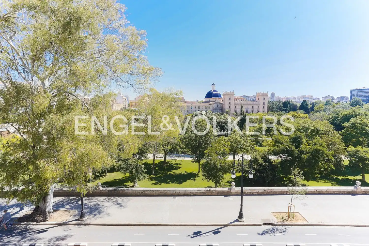 Vista exterior de Pis en venda en Valencia amb Aire condicionat, Calefacció i Terrassa
