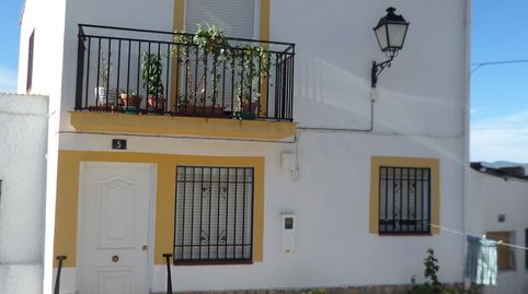 Oportunidad Inmobiliaria, casa de dos plantas y sótano