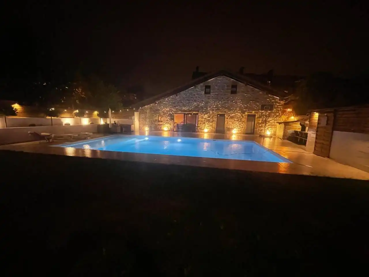 Piscina de Casa o xalet en venda en Donostia - San Sebastián  amb Aire condicionat, Calefacció i Jardí privat