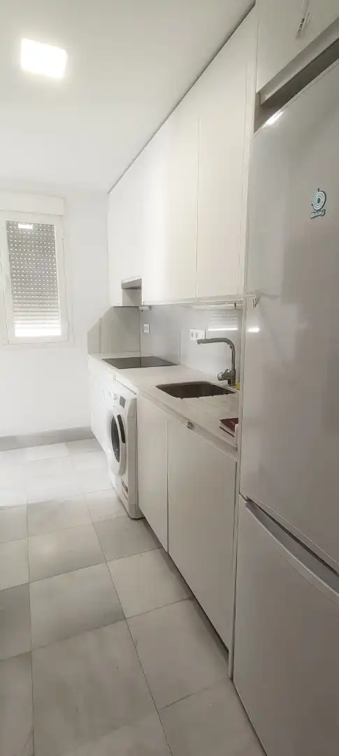 Kitchen of Flat for rent in Sevilla  with Air Conditioner, Storage room and Oven