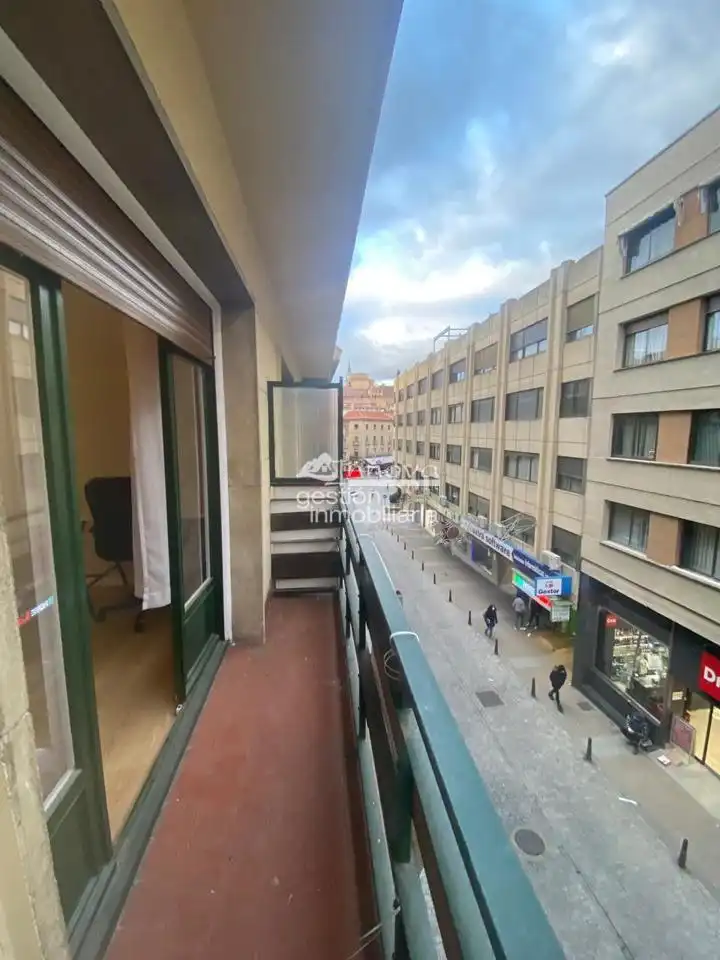 Piso con ascensor en alquiler en Acueducto, imagen 2