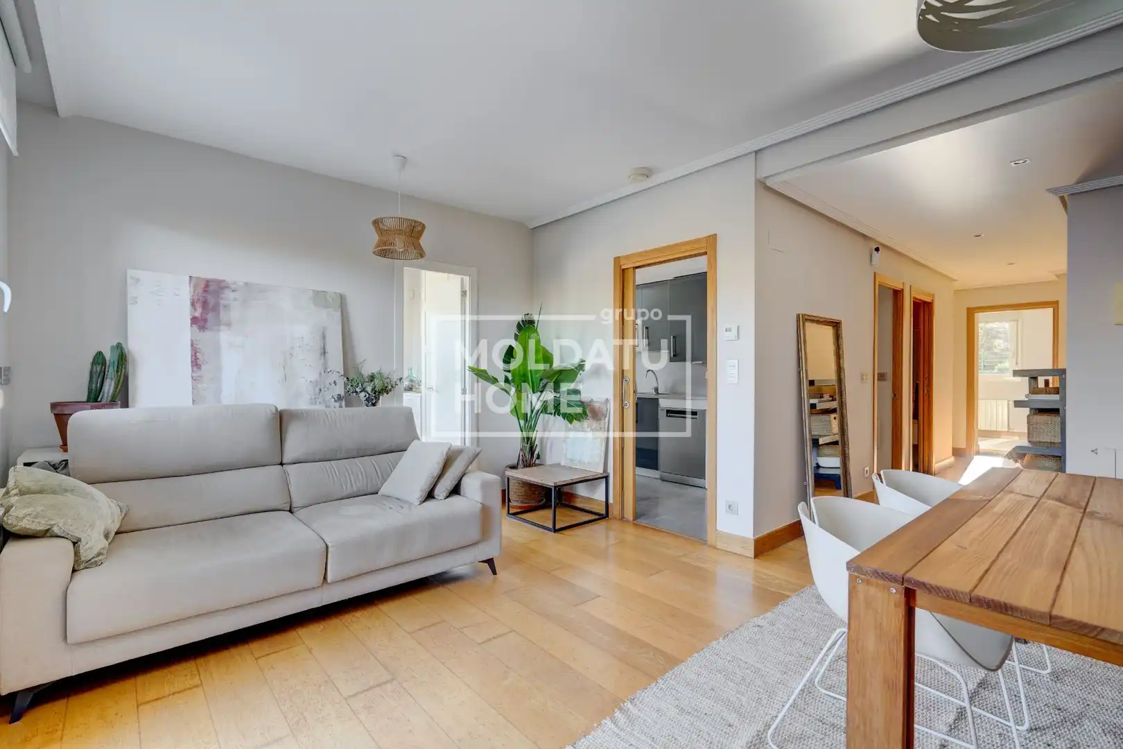 Sala d'estar de Dúplex en venda en Donostia - San Sebastián  amb Calefacció i Terrassa