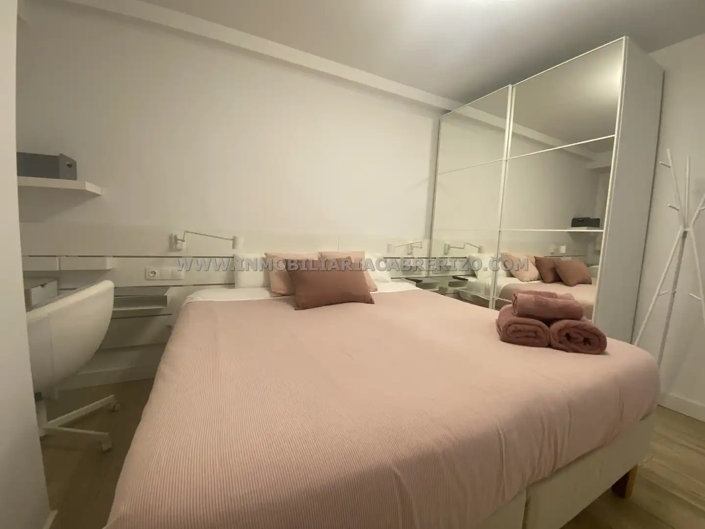 Bedroom of Flat for sale in  Pamplona / Iruña  with Heating, Furnished and Oven