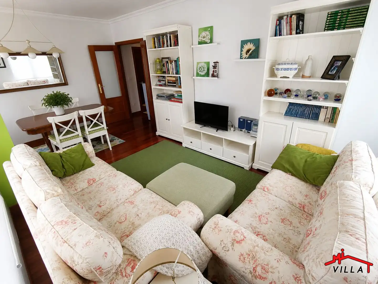 Sala de estar de Piso en venta en Bárcena de Cicero con Calefacción, Trastero y Amueblado