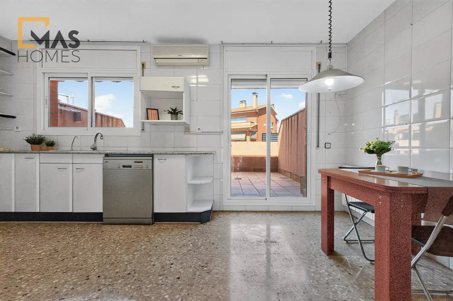Cuina de Casa adosada en venda en Martorell amb Aire condicionat, Calefacció i Jardí privat