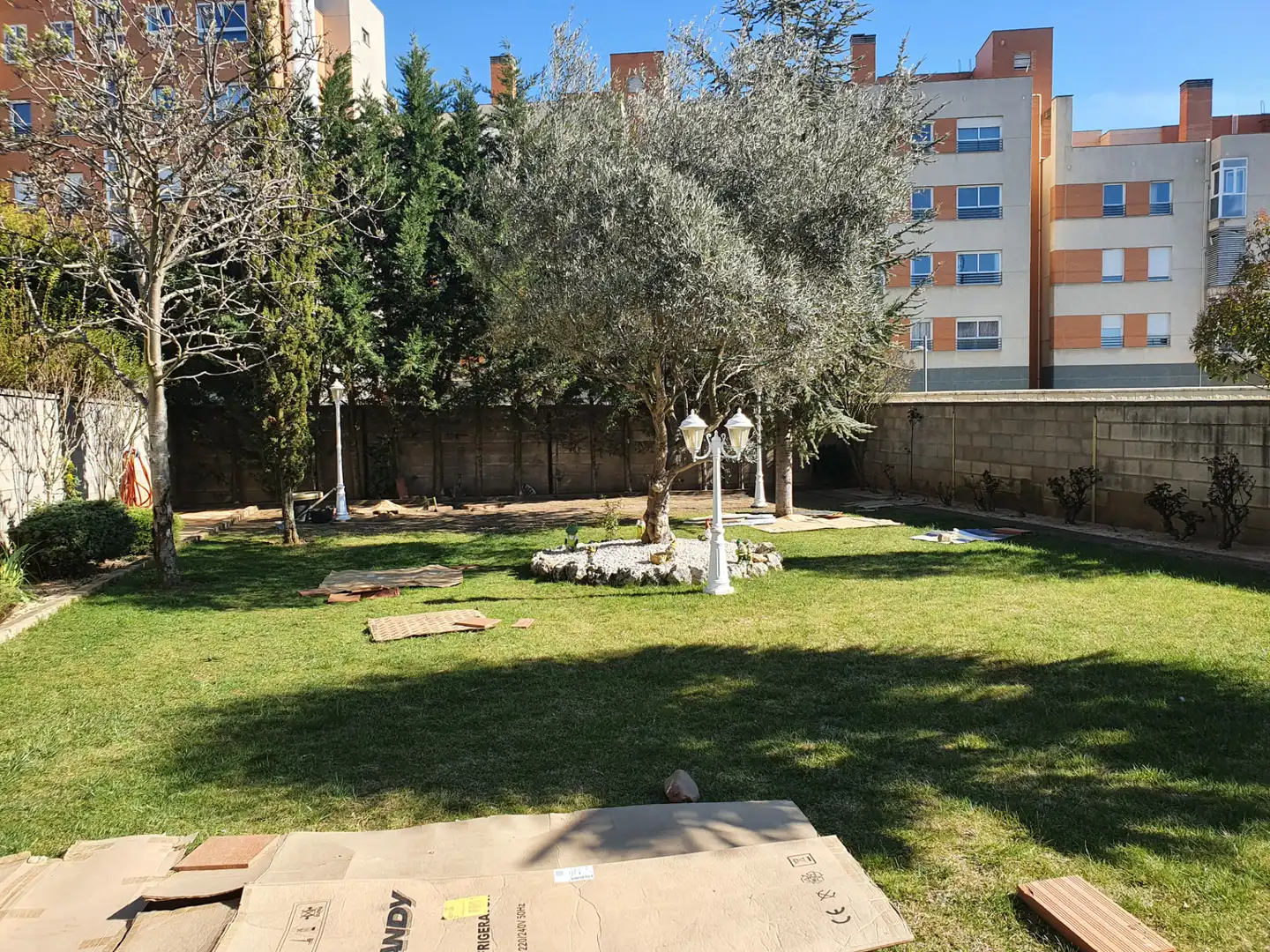 Jardí de Casa o xalet en venda en León Capital  amb Calefacció, Jardí privat i Forn