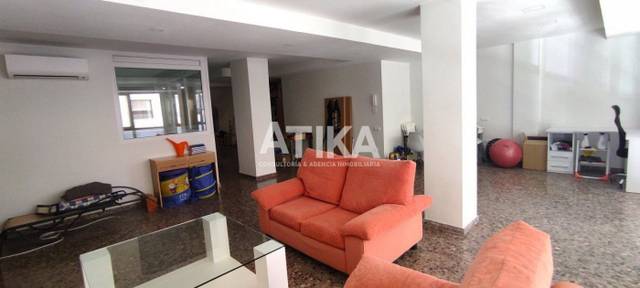 Local comercial en Alquiler en El Llombo