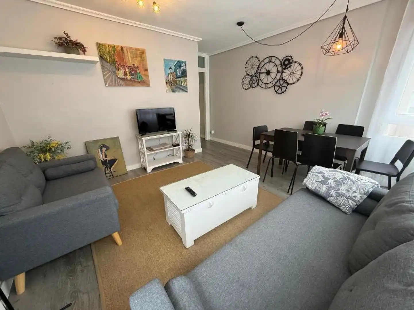 Wohnzimmer von Wohnung zur Miete in Comillas (Cantabria) mit Heizung, Parkett und Terrasse
