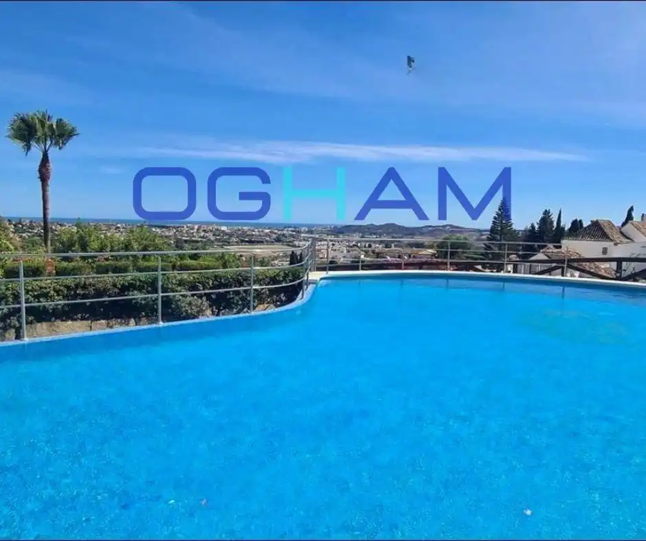 Piscina de Dúplex en venda en Mijas amb Traster, Moblat i Piscina comunitària