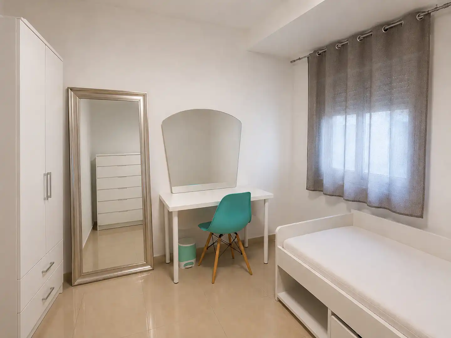 Bedroom of Flat for rent in Córdoba  with Air Conditioner, Heating and Terrace