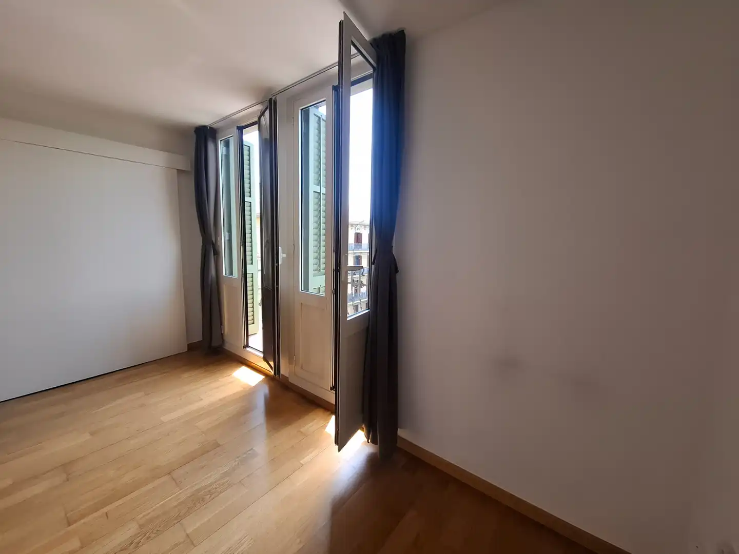 Habitación de Piso en venta en Barcelona con Aire acondicionado, Calefacción y Balcón