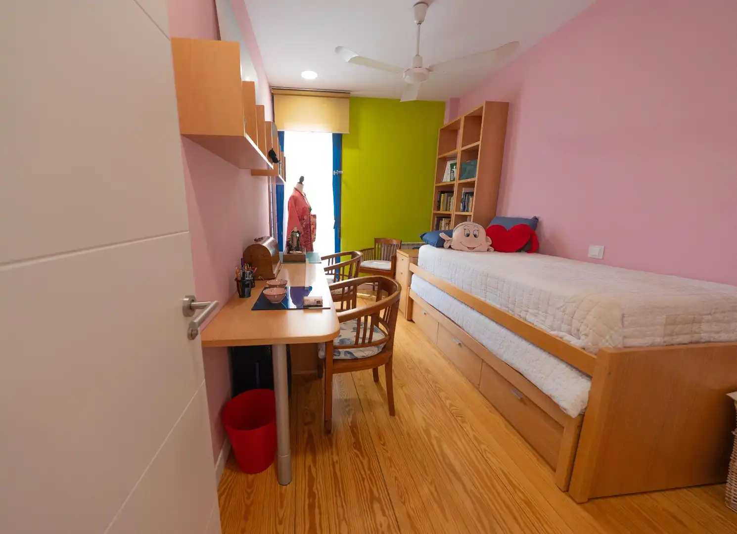 Schlafzimmer von Haus oder Chalet zum Verkauf in Madrid mit Klimaanlage, Heizung und Privatgarten