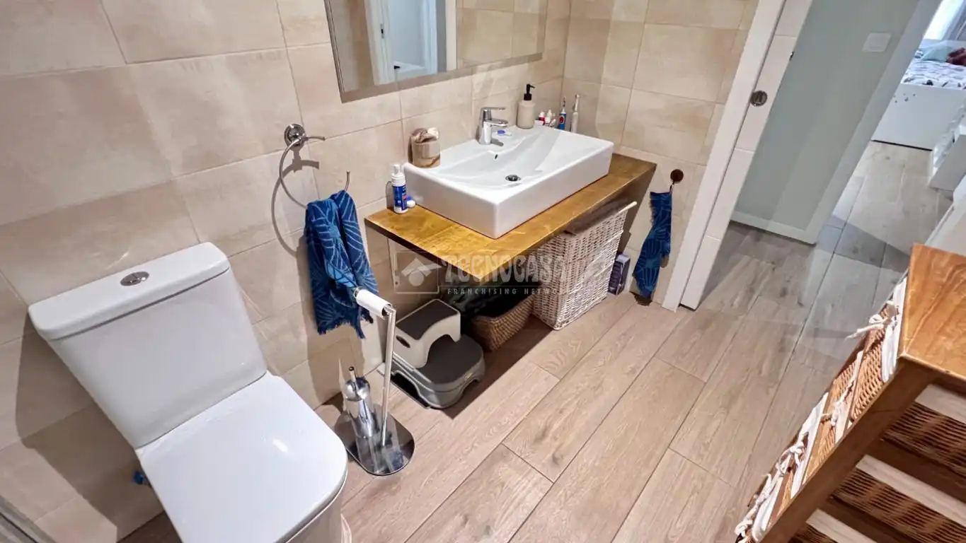 Bathroom of Flat for sale in Alcalá de Henares  with Air Conditioner, Heating and Terrace