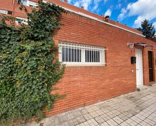 Vista exterior de Casa adosada en venda en Palencia Capital amb Calefacció i Internet