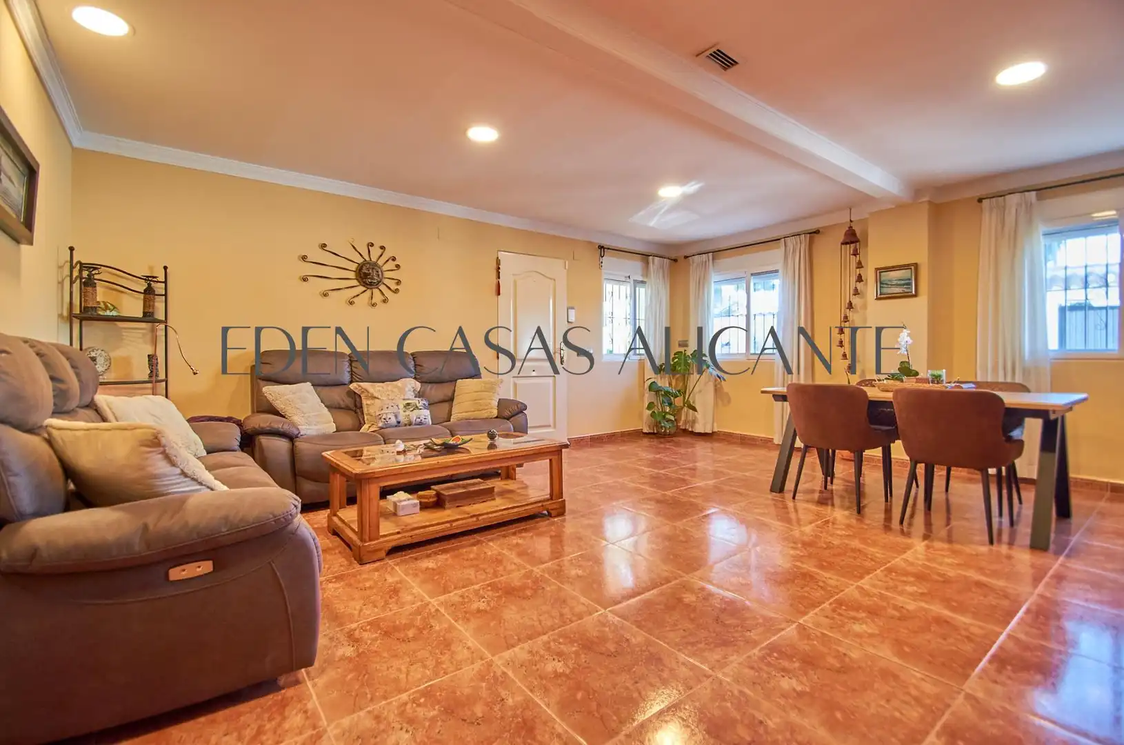 Casa o xalet en venda en Alicante / Alacant amb Aire condicionat, Jardí privat i Terrassa