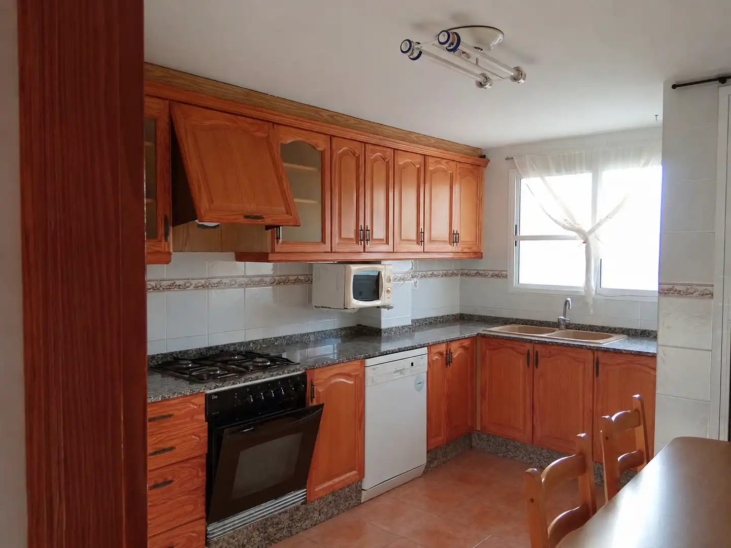 Cocina de Dúplex en venta en Massamagrell con Horno, Lavadora y Balcón