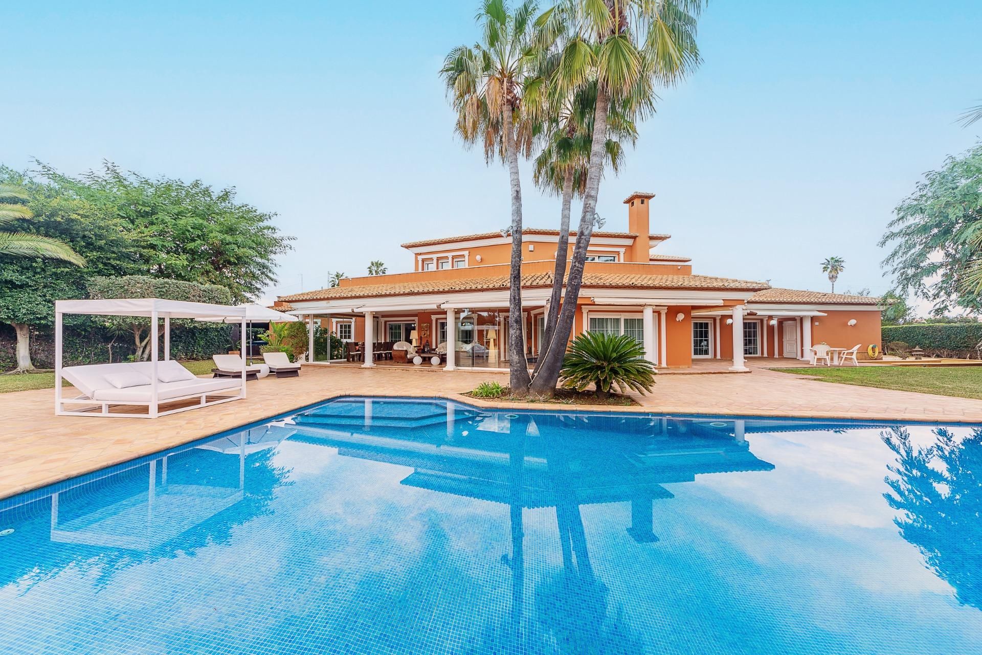 Piscina de Casa o xalet en venda en Dénia amb Aire condicionat, Calefacció i Jardí privat