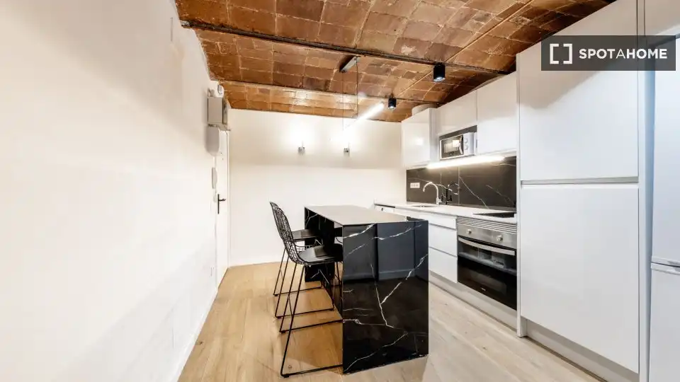 Room in Sants-Badal