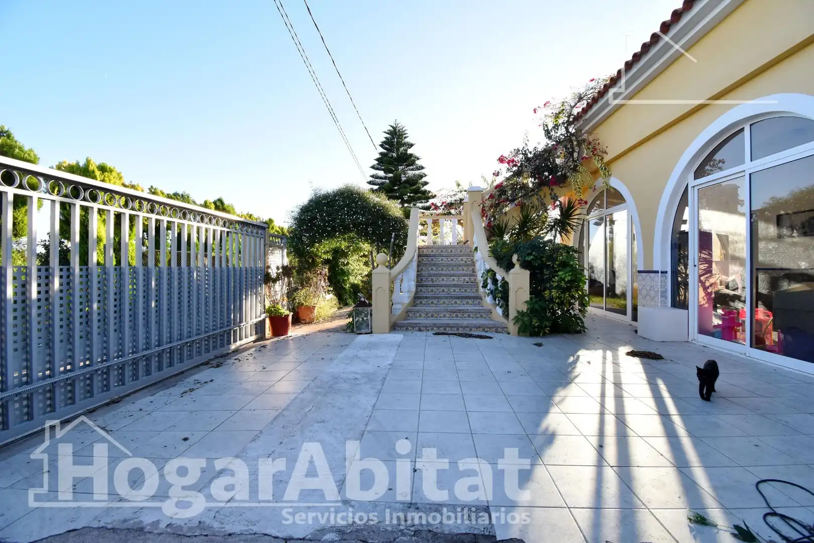 Vista exterior de Casa o chalet en venta en Oliva con Aire acondicionado, Jardín privado y Terraza