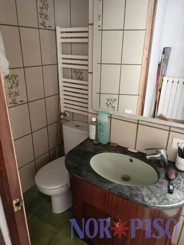 Badezimmer von Wohnung zum Verkauf in Bilbao  mit Heizung und Balkon