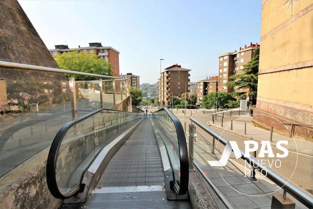 Vista exterior de Piso en venta en Santander con Calefacción