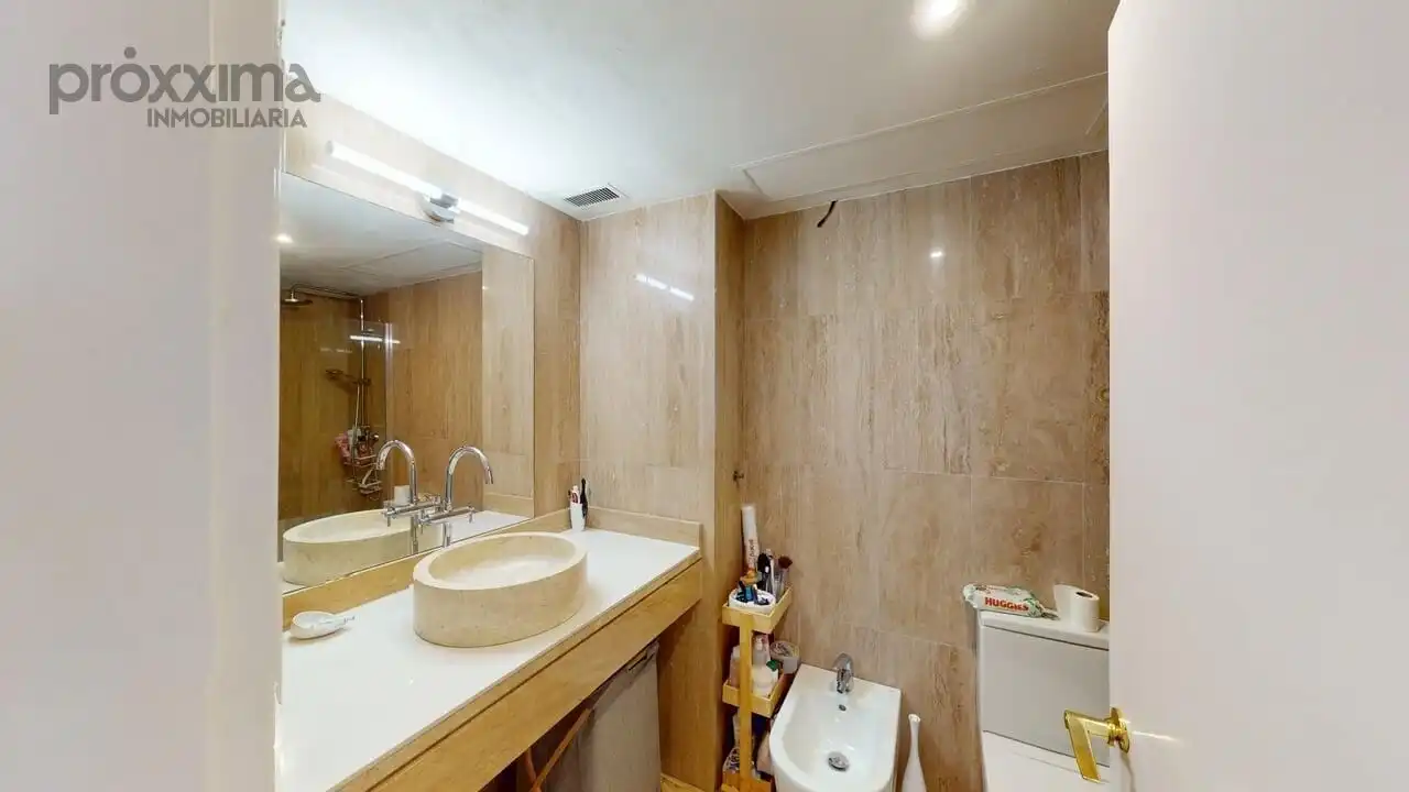 Bany de Casa adosada en venda en Guillena amb Jardí privat, Traster i Piscina comunitària
