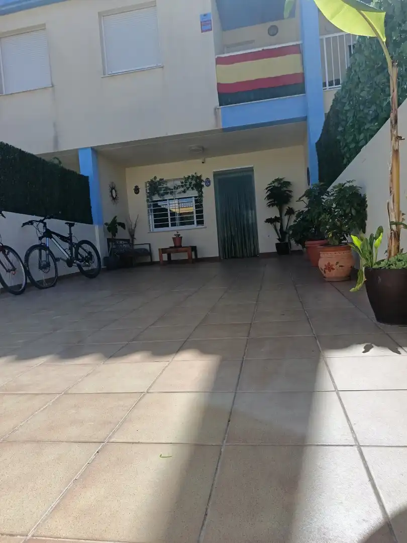 Vista exterior de Casa adosada en venta en Almazora / Almassora con Aire acondicionado, Calefacción y Terraza