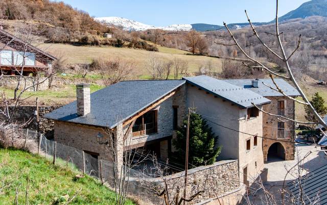 Casa-chalet en Venta en Calle ABAIX MONT-ROS en La Torre de Cabdella