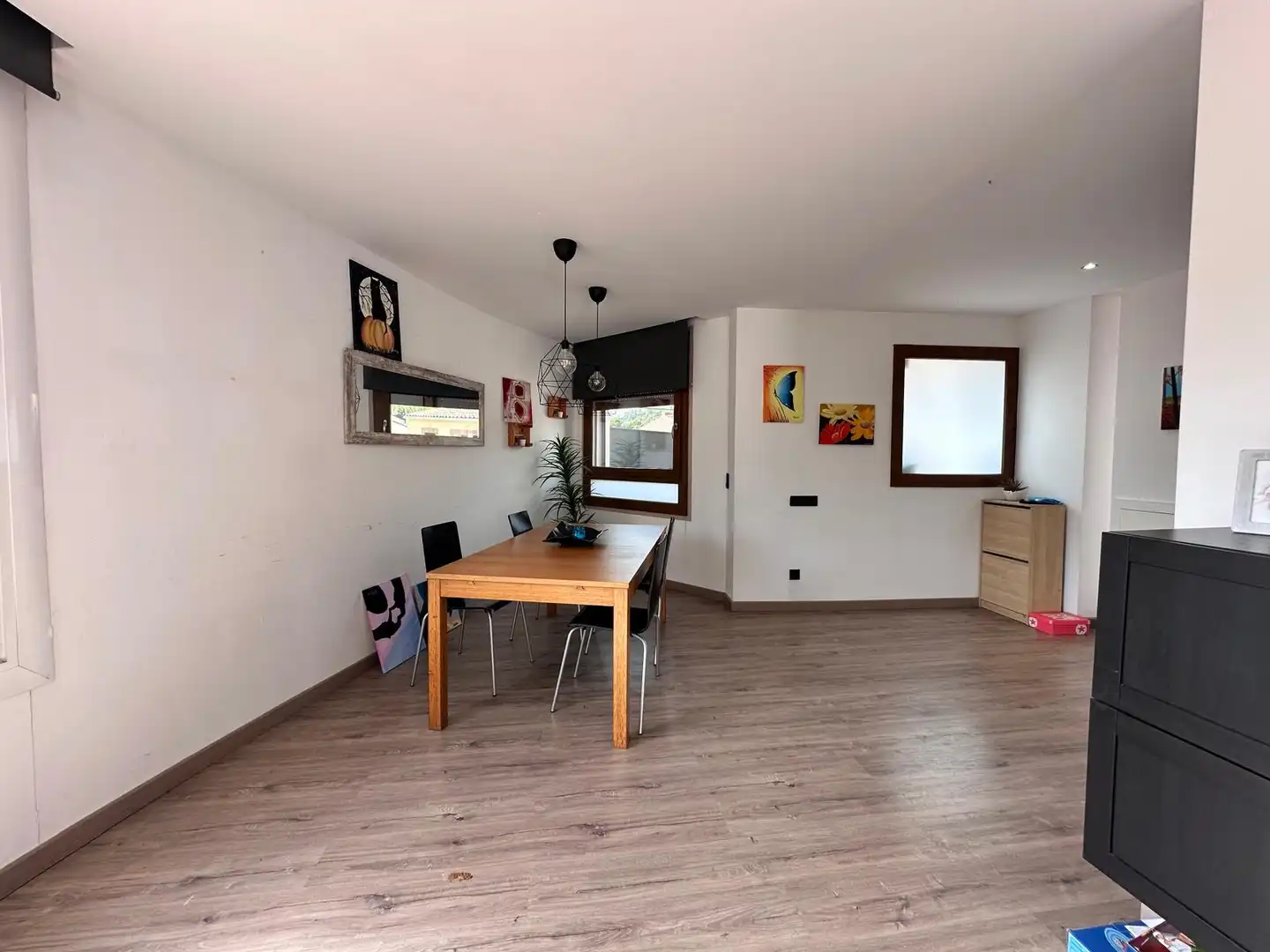 Menjador de Casa adosada en venda en Castellar del Vallès amb Aire condicionat, Calefacció i Parquet