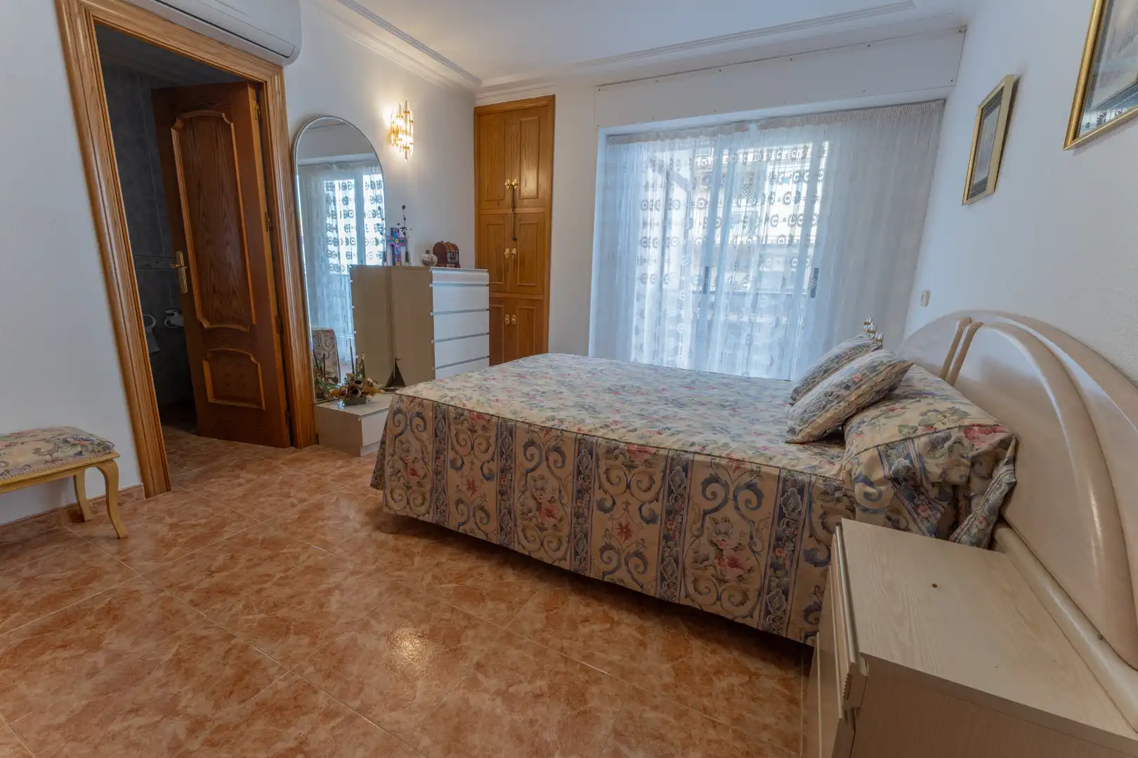 Schlafzimmer von Wohnung zum Verkauf in Elche / Elx mit Heizung, Terrasse und Möbliert