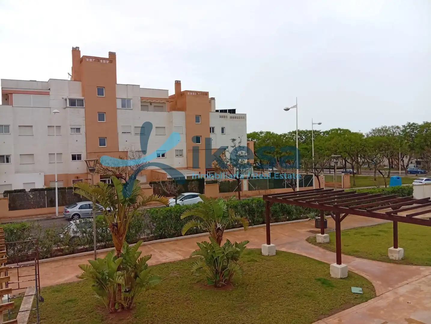 Vista exterior de Apartamento en venta en Almería con Piscina comunitaria