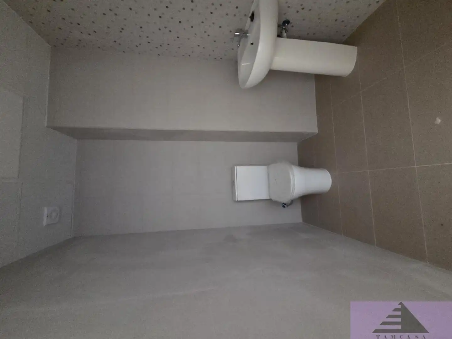 Bathroom of Commercial properties for rent in Seseña