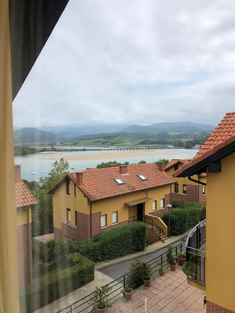 Vista exterior de Piso en venta en San Vicente de la Barquera con Calefacción, Amueblado y Balcón