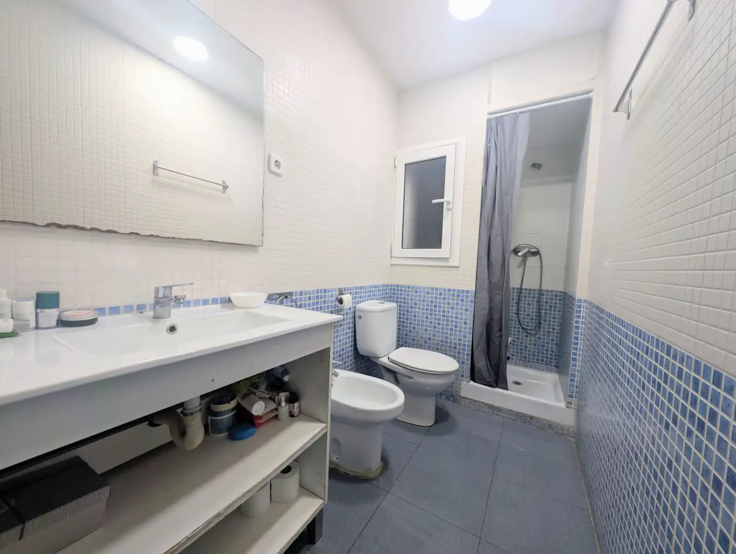 Baño de Planta baja en venta en Barcelona