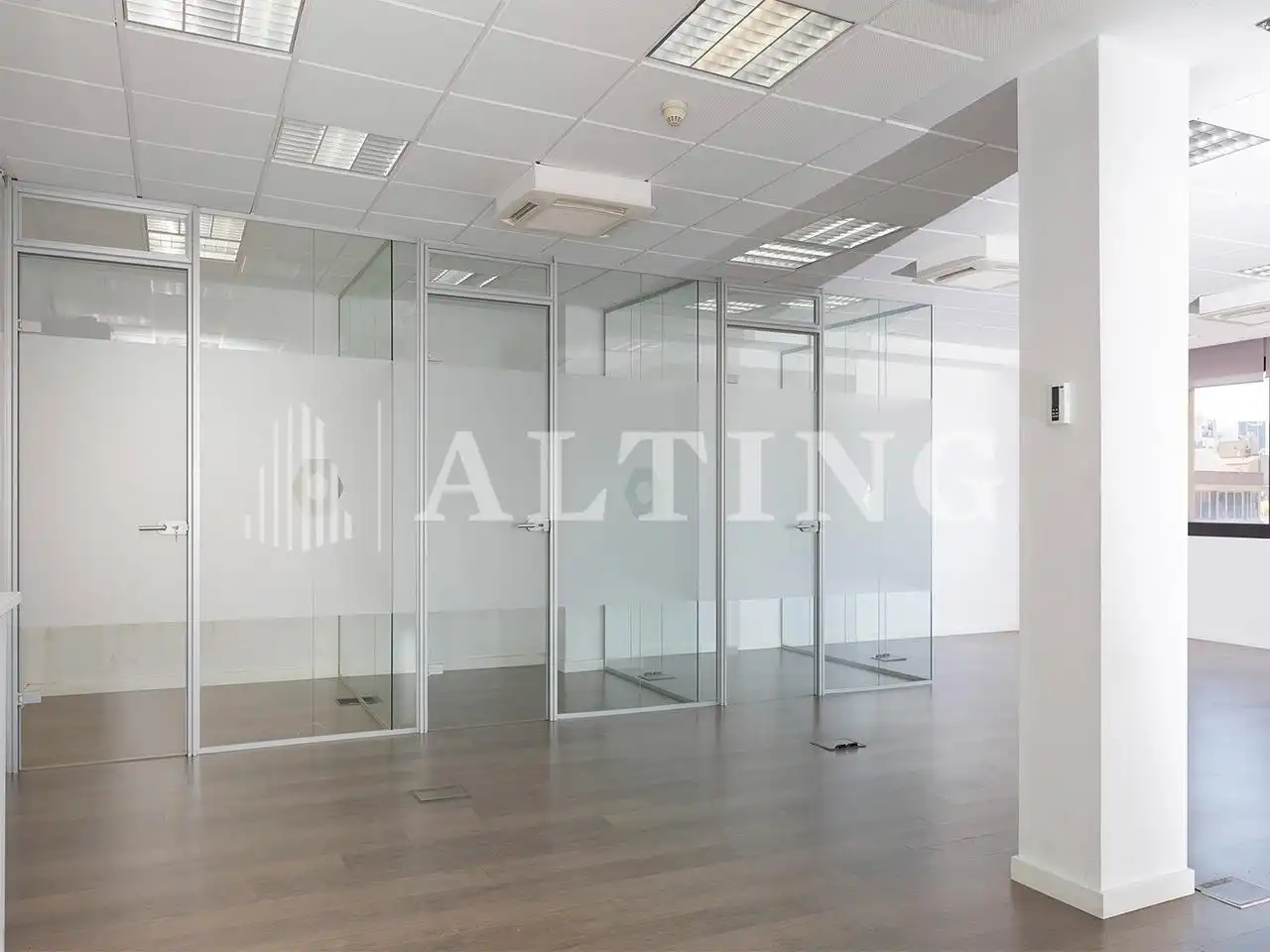 Office space with lift to rent in Gran Vía Corts Catalanes, imagen 4